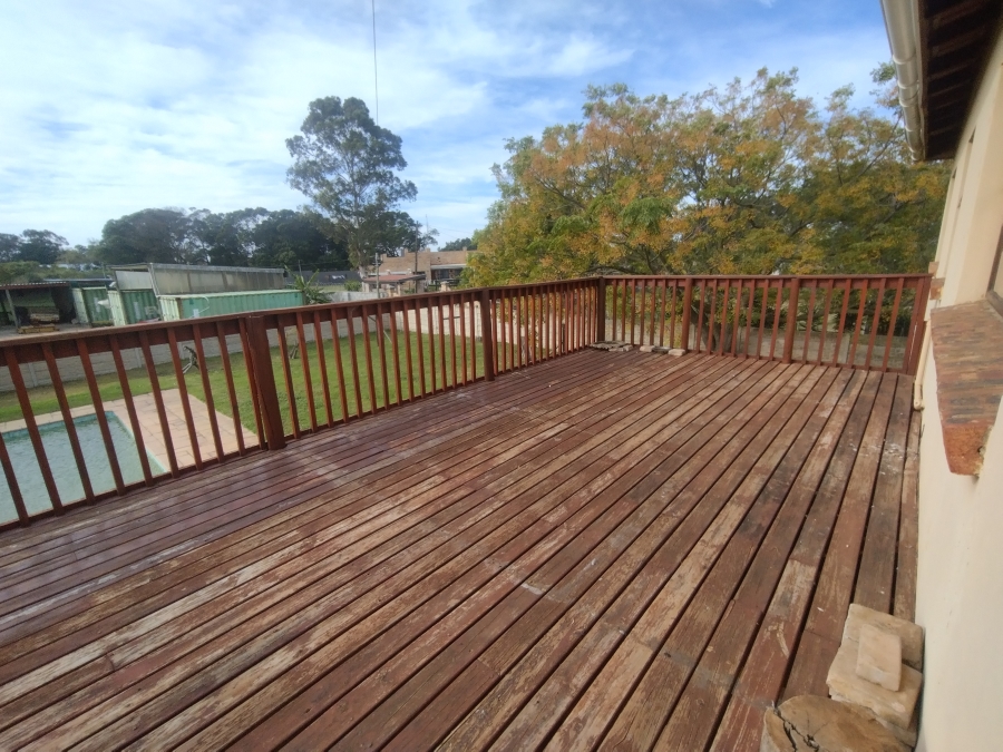 6 Bedroom Property for Sale in Kruisfontein Eastern Cape